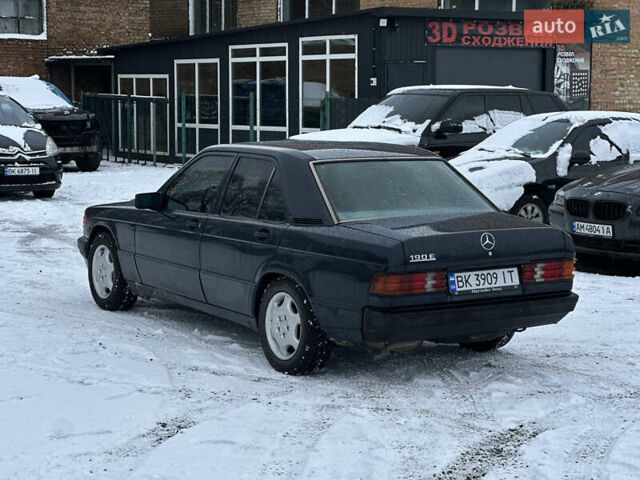 Синий Мерседес 190, объемом двигателя 2 л и пробегом 380 тыс. км за 1750 $, фото 5 на Automoto.ua
