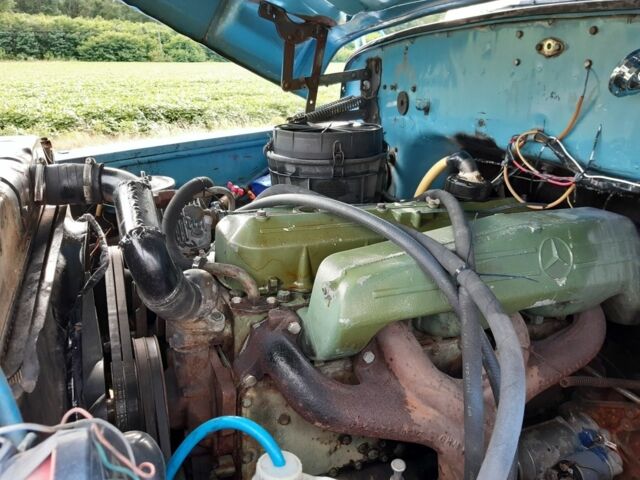 Синий Мерседес 190, объемом двигателя 6 л и пробегом 2 тыс. км за 8499 $, фото 2 на Automoto.ua