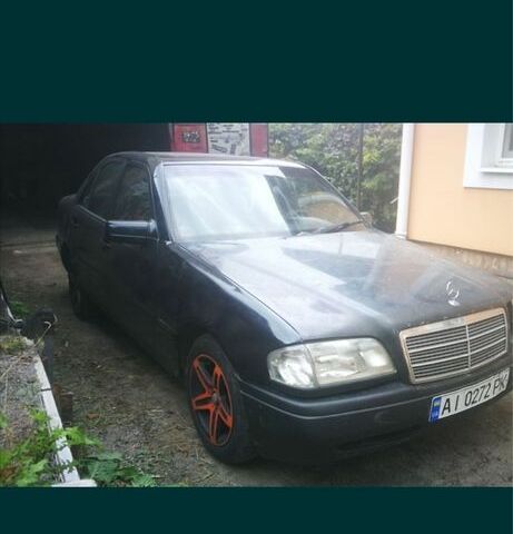 Синій Мерседес 190, об'ємом двигуна 1.8 л та пробігом 250 тис. км за 2200 $, фото 6 на Automoto.ua