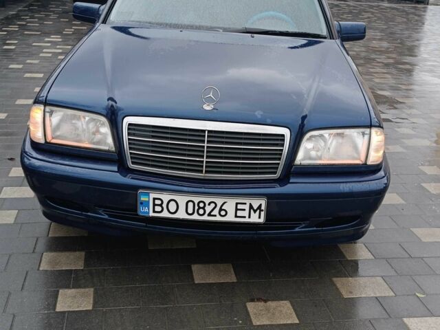 Синій Мерседес 190, об'ємом двигуна 1.8 л та пробігом 250 тис. км за 3000 $, фото 8 на Automoto.ua