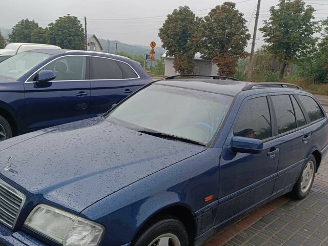 Синій Мерседес 190, об'ємом двигуна 1.8 л та пробігом 250 тис. км за 3000 $, фото 2 на Automoto.ua