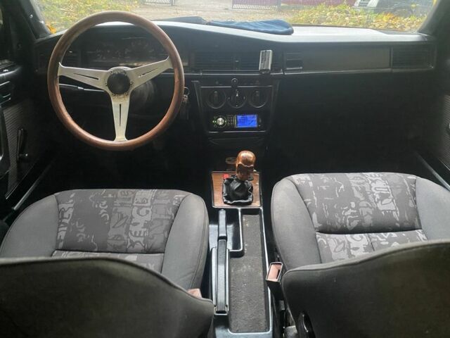 Мерседес 190 1986 в Виннице на Automoto.ua Зеленый Мерседес 190, объемом двигателя 2 л и пробегом 500 тыс. км за 1400 $, фото 17 на Automoto.ua