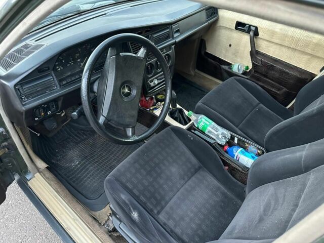 Зеленый Мерседес 190, объемом двигателя 2 л и пробегом 30 тыс. км за 1600 $, фото 7 на Automoto.ua