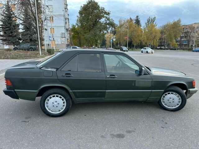 Зеленый Мерседес 190, объемом двигателя 2 л и пробегом 30 тыс. км за 1600 $, фото 3 на Automoto.ua