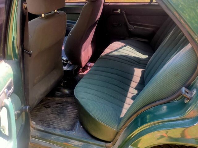 Зеленый Мерседес 190, объемом двигателя 2 л и пробегом 1 тыс. км за 1850 $, фото 5 на Automoto.ua