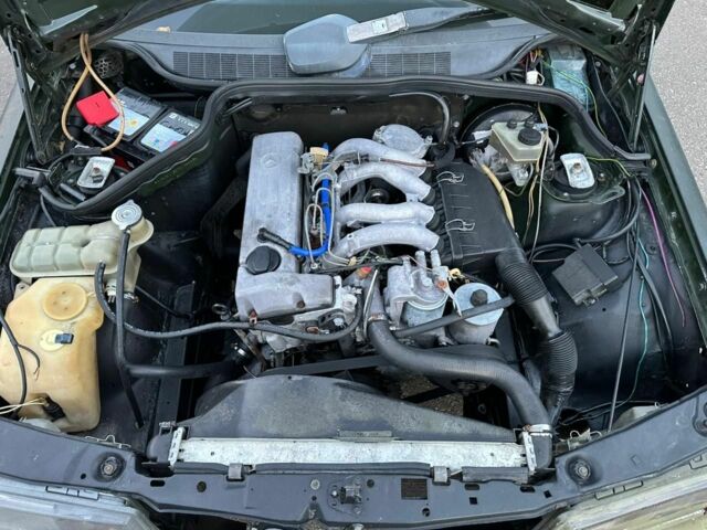 Зеленый Мерседес 190, объемом двигателя 2 л и пробегом 30 тыс. км за 1600 $, фото 6 на Automoto.ua