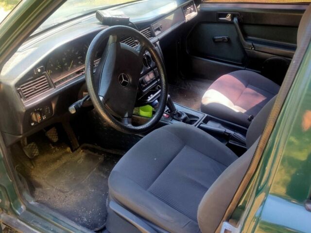 Зеленый Мерседес 190, объемом двигателя 2 л и пробегом 1 тыс. км за 1850 $, фото 3 на Automoto.ua