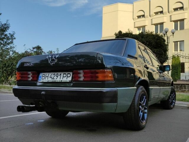 Зеленый Мерседес 190, объемом двигателя 2 л и пробегом 350 тыс. км за 1850 $, фото 12 на Automoto.ua