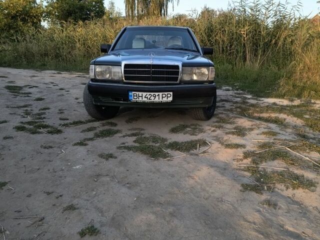 Зеленый Мерседес 190, объемом двигателя 2 л и пробегом 350 тыс. км за 1850 $, фото 2 на Automoto.ua