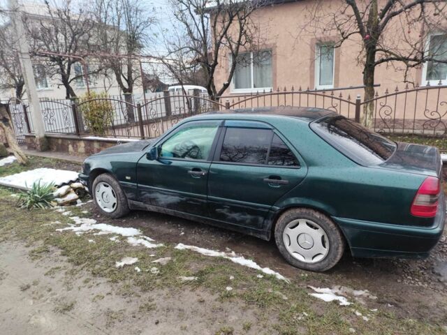 Зелений Мерседес 190, об'ємом двигуна 1.8 л та пробігом 350 тис. км за 1998 $, фото 2 на Automoto.ua