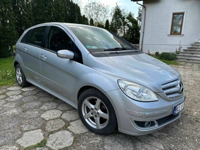 Білий Мерседес 200, об'ємом двигуна 2 л та пробігом 173 тис. км за 2386 $, фото 7 на Automoto.ua