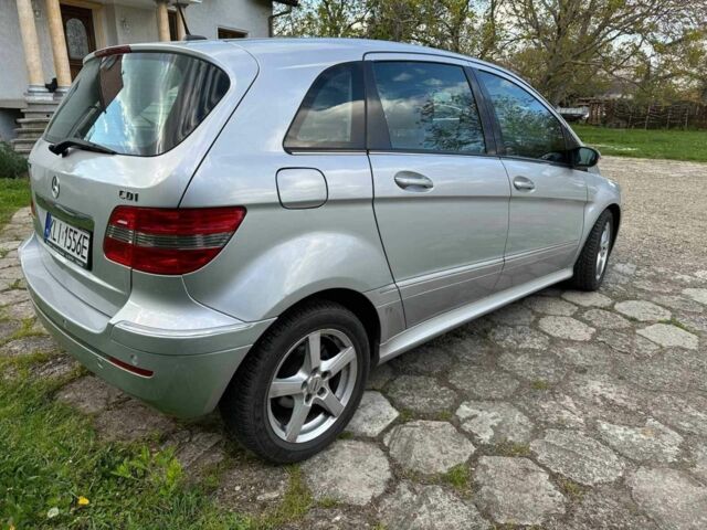 Білий Мерседес 200, об'ємом двигуна 2 л та пробігом 173 тис. км за 2386 $, фото 3 на Automoto.ua