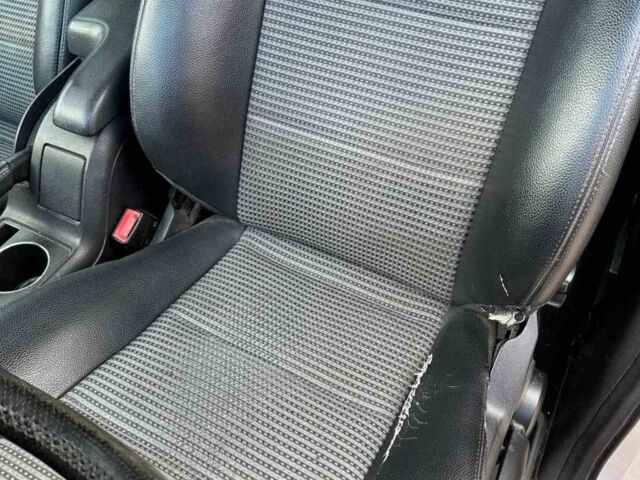 Білий Мерседес 200, об'ємом двигуна 2 л та пробігом 173 тис. км за 2386 $, фото 4 на Automoto.ua