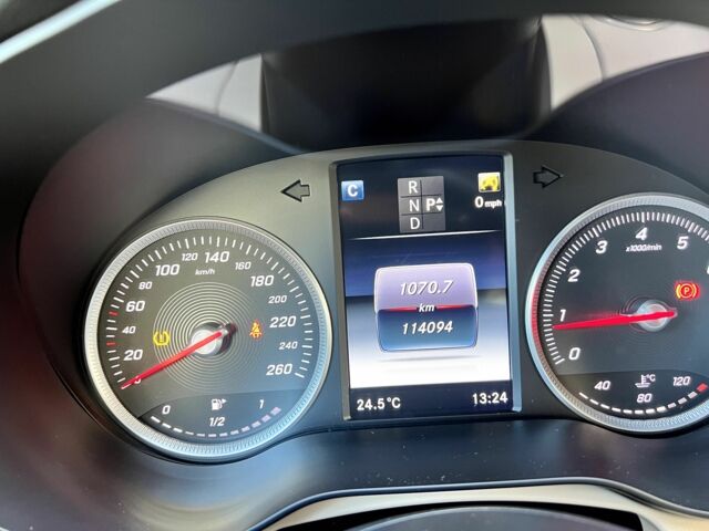 Белый Мерседес 200, объемом двигателя 2 л и пробегом 114 тыс. км за 21000 $, фото 1 на Automoto.ua