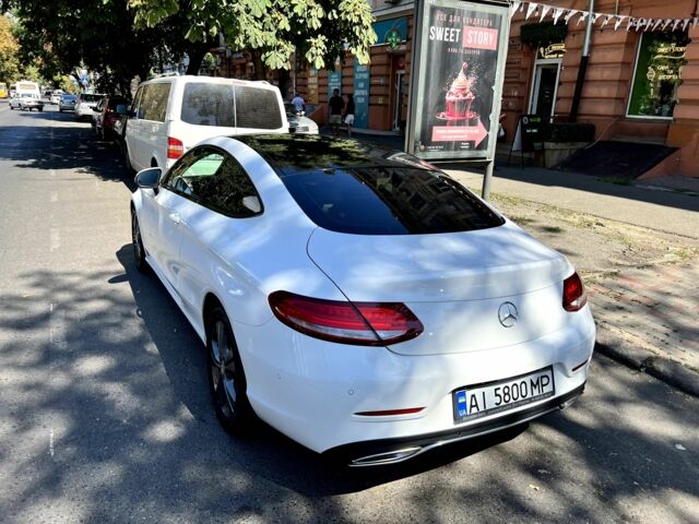 Белый Мерседес 200, объемом двигателя 2 л и пробегом 114 тыс. км за 21000 $, фото 3 на Automoto.ua