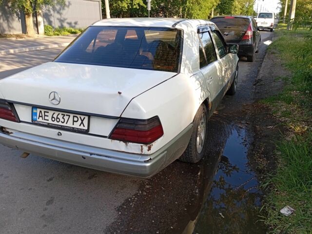 Білий Мерседес 200, об'ємом двигуна 2 л та пробігом 454 тис. км за 2000 $, фото 4 на Automoto.ua