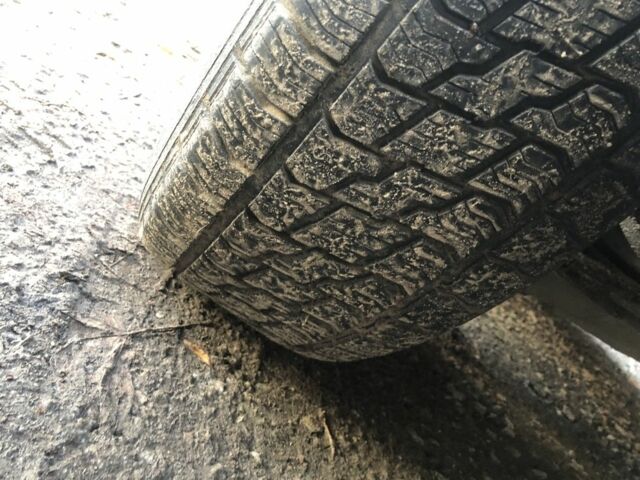 Белый Мерседес 200, объемом двигателя 2 л и пробегом 300 тыс. км за 1400 $, фото 5 на Automoto.ua