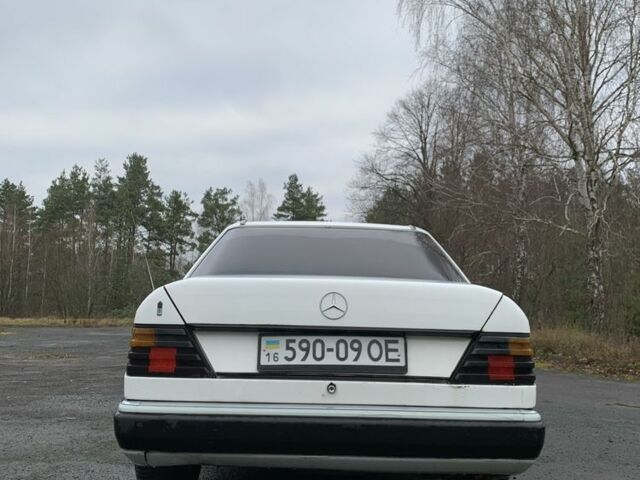 Білий Мерседес 200, об'ємом двигуна 2 л та пробігом 400 тис. км за 1200 $, фото 3 на Automoto.ua