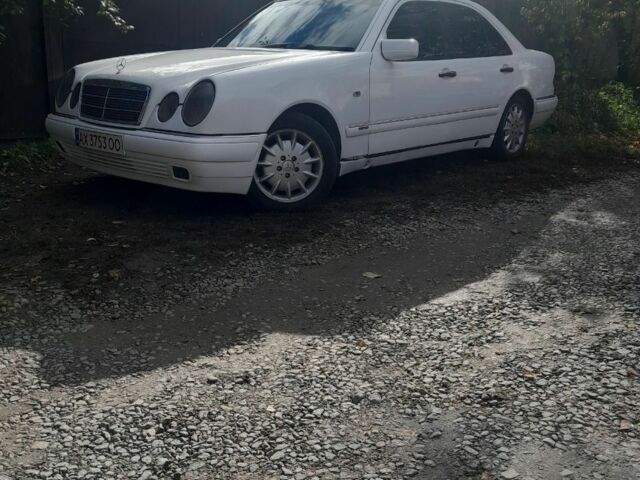 Білий Мерседес 200, об'ємом двигуна 2 л та пробігом 413 тис. км за 3950 $, фото 3 на Automoto.ua