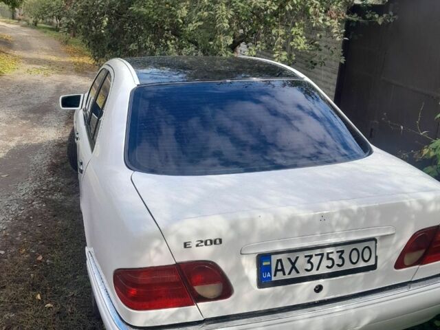 Білий Мерседес 200, об'ємом двигуна 2 л та пробігом 413 тис. км за 3950 $, фото 4 на Automoto.ua