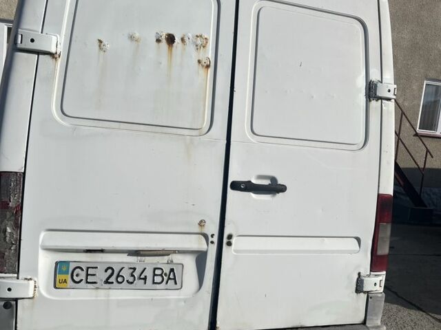 Белый Мерседес 200, объемом двигателя 2.9 л и пробегом 951 тыс. км за 4000 $, фото 4 на Automoto.ua