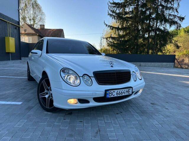 Белый Мерседес 200, объемом двигателя 2.1 л и пробегом 450 тыс. км за 5000 $, фото 7 на Automoto.ua