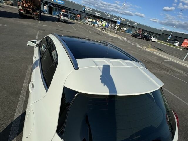 Білий Мерседес 200, об'ємом двигуна 2.1 л та пробігом 117 тис. км за 21400 $, фото 6 на Automoto.ua