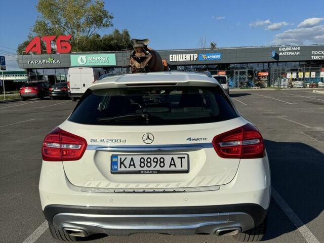 Білий Мерседес 200, об'ємом двигуна 2.1 л та пробігом 117 тис. км за 21400 $, фото 5 на Automoto.ua