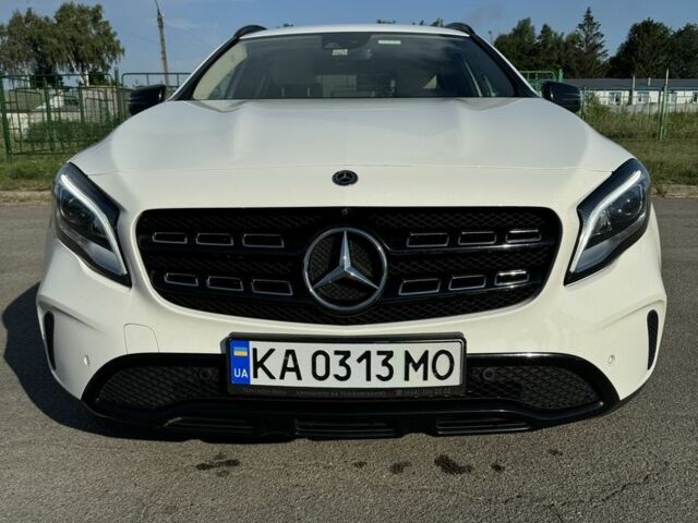 Белый Мерседес 200, объемом двигателя 2.1 л и пробегом 164 тыс. км за 23999 $, фото 2 на Automoto.ua