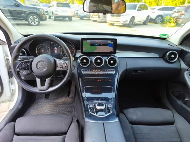 Білий Мерседес 200, об'ємом двигуна 1.6 л та пробігом 240 тис. км за 15800 $, фото 11 на Automoto.ua