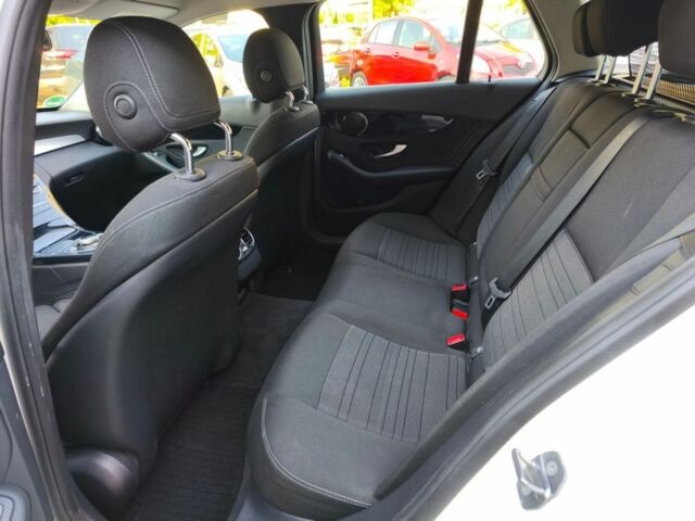 Білий Мерседес 200, об'ємом двигуна 1.6 л та пробігом 240 тис. км за 15800 $, фото 9 на Automoto.ua