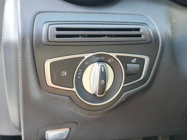 Білий Мерседес 200, об'ємом двигуна 1.6 л та пробігом 240 тис. км за 15800 $, фото 13 на Automoto.ua