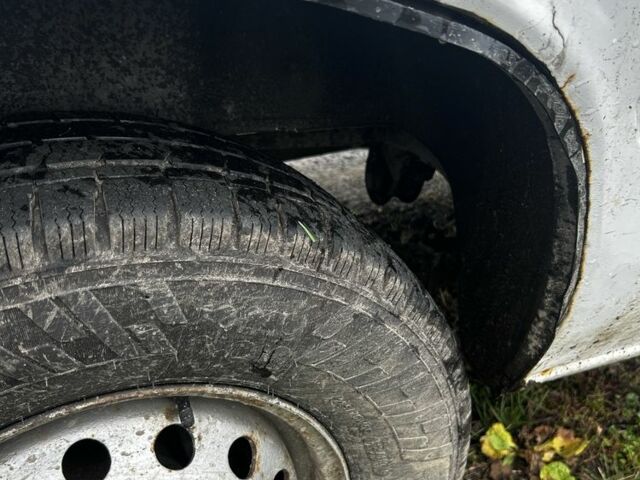 Білий Мерседес 200, об'ємом двигуна 2.1 л та пробігом 500 тис. км за 7100 $, фото 7 на Automoto.ua