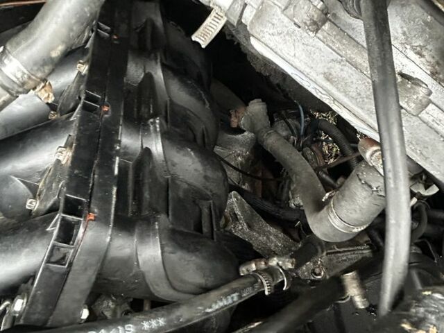 Білий Мерседес 200, об'ємом двигуна 2.1 л та пробігом 500 тис. км за 7100 $, фото 17 на Automoto.ua