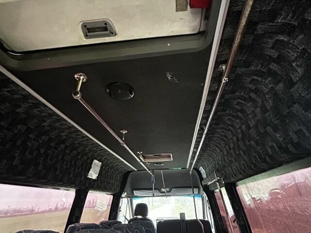 Білий Мерседес 200, об'ємом двигуна 2.1 л та пробігом 500 тис. км за 7100 $, фото 13 на Automoto.ua