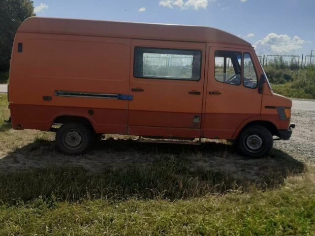 Бежевий Мерседес 200, об'ємом двигуна 0 л та пробігом 430 тис. км за 1800 $, фото 1 на Automoto.ua