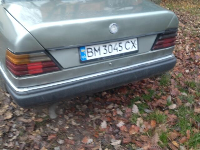 Бежевий Мерседес 200, об'ємом двигуна 2 л та пробігом 330 тис. км за 1600 $, фото 4 на Automoto.ua