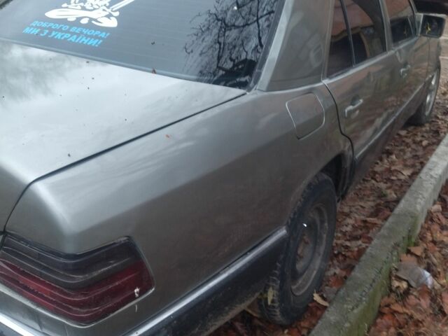 Бежевий Мерседес 200, об'ємом двигуна 2 л та пробігом 330 тис. км за 1600 $, фото 3 на Automoto.ua