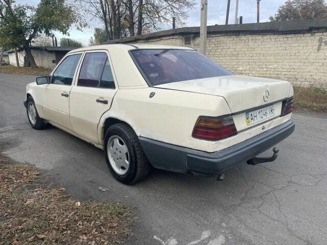 Мерседес 200 1997 в Першотравенске на Automoto.ua Бежевый Мерседес 200, объемом двигателя 0 л и пробегом 265 тыс. км за 1199 $, фото 2 на Automoto.ua