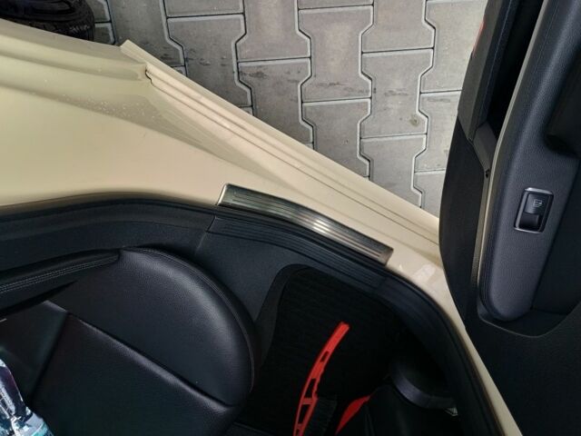 Бежевый Мерседес 200, объемом двигателя 2.1 л и пробегом 276 тыс. км за 11400 $, фото 8 на Automoto.ua