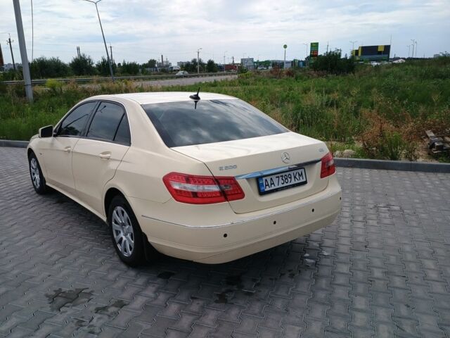 Бежевый Мерседес 200, объемом двигателя 2.1 л и пробегом 276 тыс. км за 11400 $, фото 10 на Automoto.ua