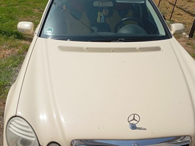 Бежевый Мерседес 200, объемом двигателя 2.1 л и пробегом 280 тыс. км за 6000 $, фото 2 на Automoto.ua