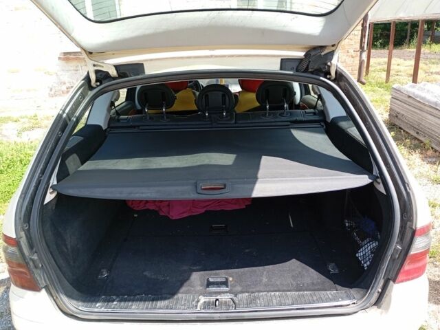 Бежевый Мерседес 200, объемом двигателя 2.1 л и пробегом 280 тыс. км за 6000 $, фото 5 на Automoto.ua