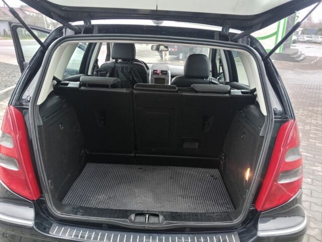 Черный Мерседес 200, объемом двигателя 2 л и пробегом 17 тыс. км за 5200 $, фото 2 на Automoto.ua