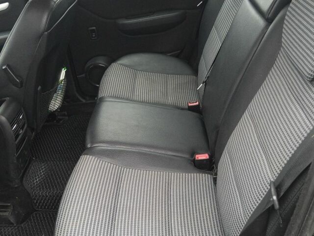 Черный Мерседес 200, объемом двигателя 2 л и пробегом 17 тыс. км за 5200 $, фото 3 на Automoto.ua