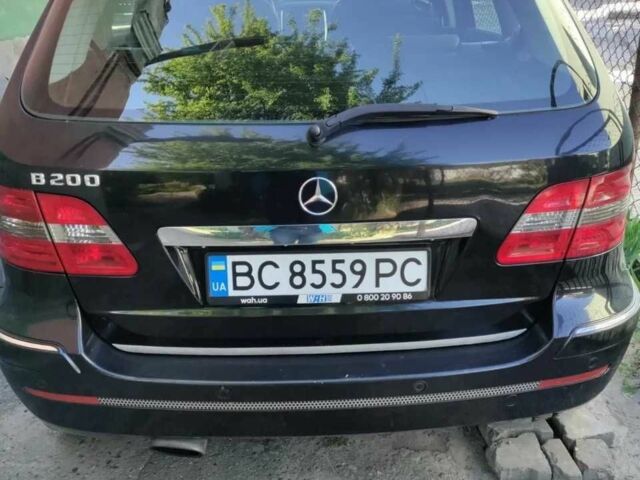 Черный Мерседес 200, объемом двигателя 2 л и пробегом 173 тыс. км за 6300 $, фото 6 на Automoto.ua