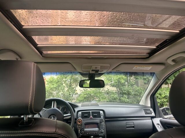 Черный Мерседес 200, объемом двигателя 2 л и пробегом 310 тыс. км за 6300 $, фото 11 на Automoto.ua