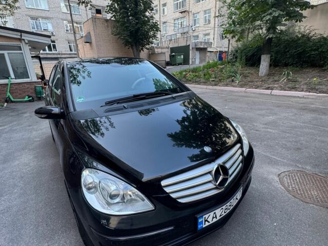 Черный Мерседес 200, объемом двигателя 2 л и пробегом 238 тыс. км за 6200 $, фото 2 на Automoto.ua