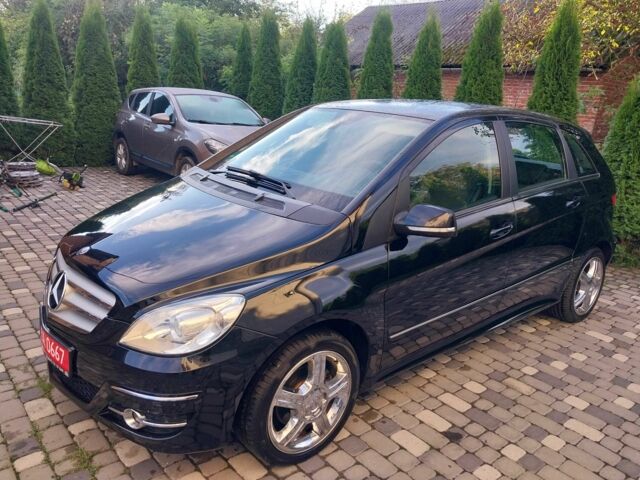Чорний Мерседес 200, об'ємом двигуна 2 л та пробігом 182 тис. км за 7700 $, фото 11 на Automoto.ua