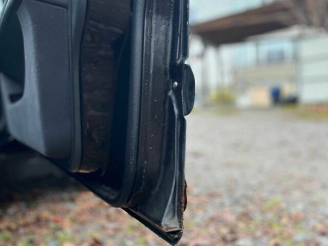 Чорний Мерседес 200, об'ємом двигуна 2 л та пробігом 3 тис. км за 2300 $, фото 12 на Automoto.ua